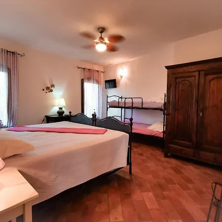 بيت ريفي Acervum